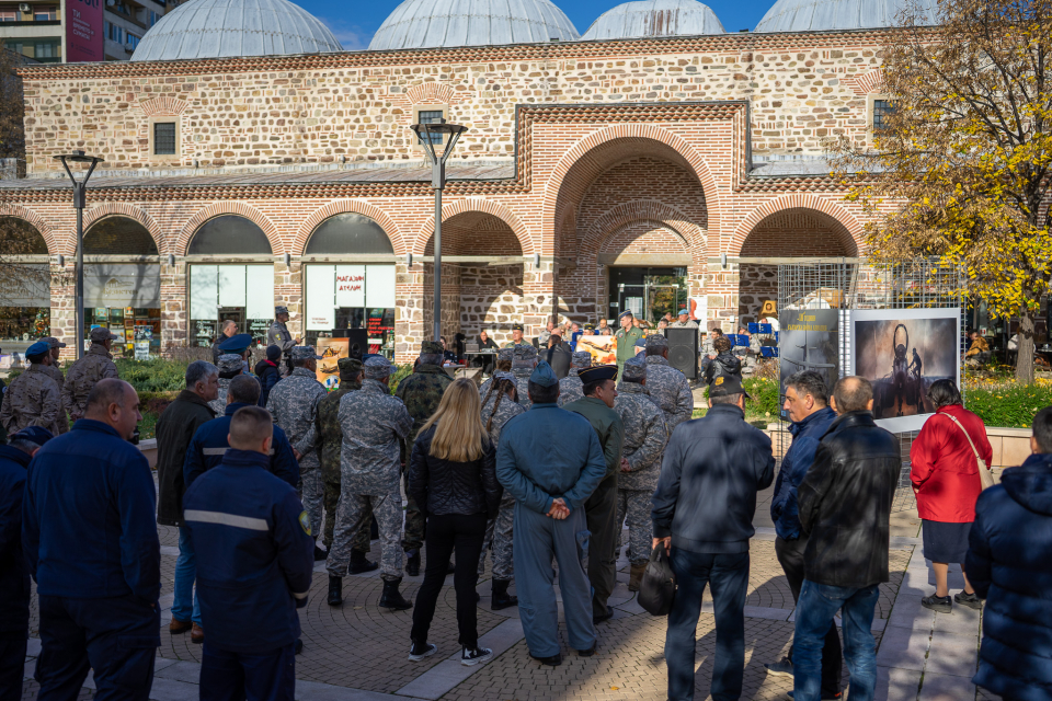 Ямбол е първият град след столицата София, в който беше открита изложбата, посветена на 110 години от създаването на българската бойна авиация. Експозицията...